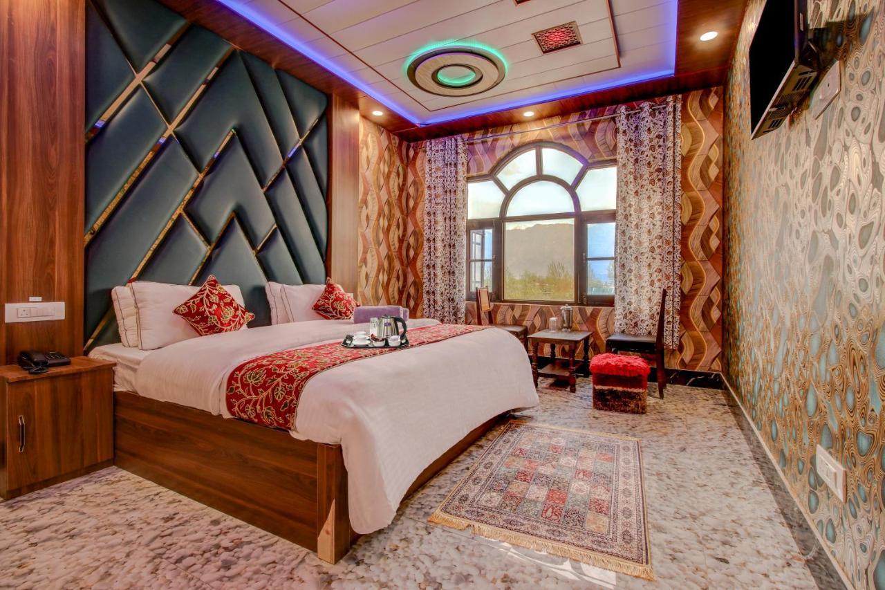 Hotel Royal Hameed Srīnagar Oda fotoğraf