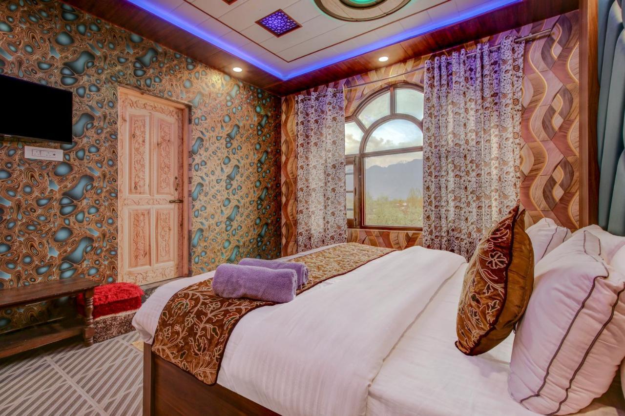 Hotel Royal Hameed Srīnagar Dış mekan fotoğraf
